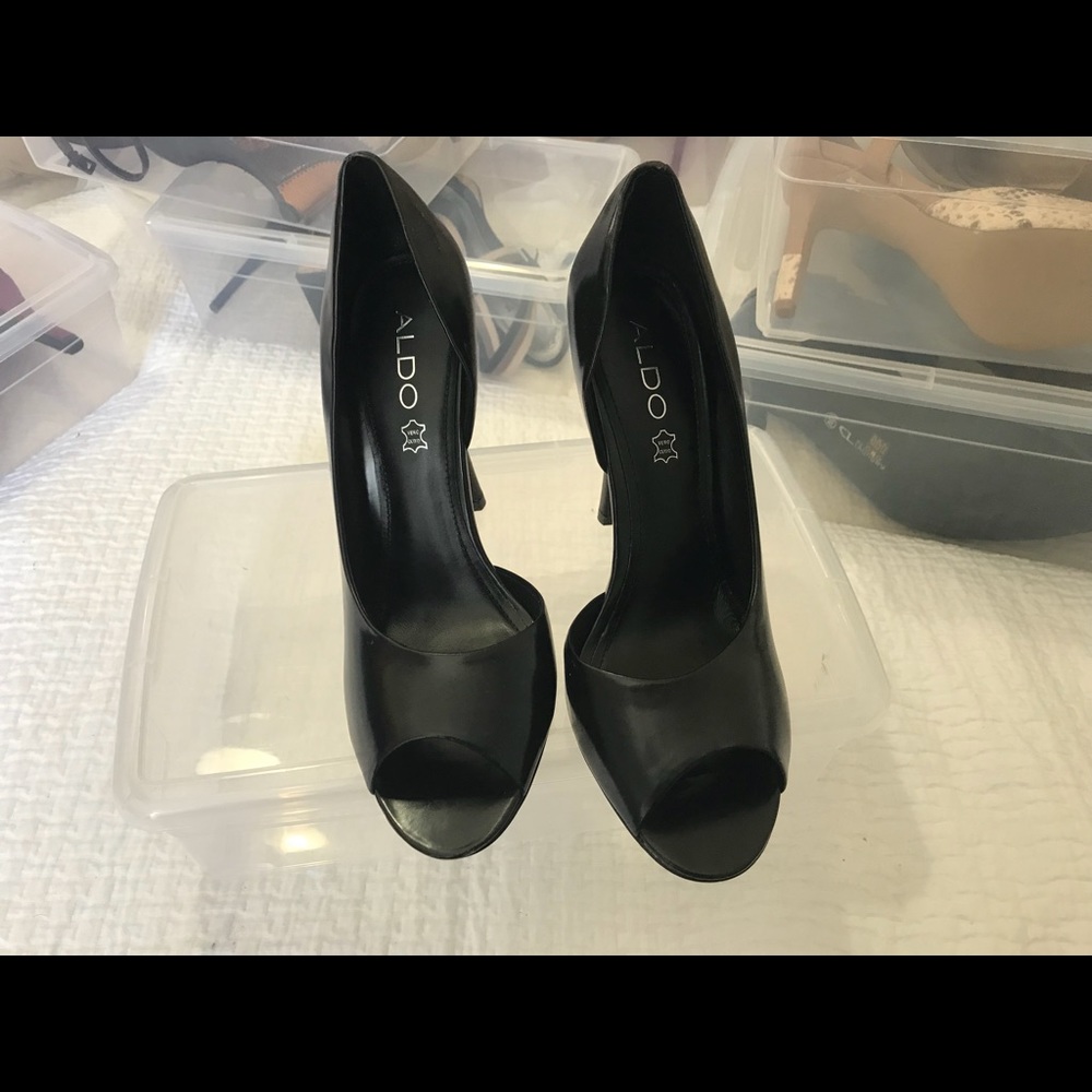 Never been worn Aldo’s shoes